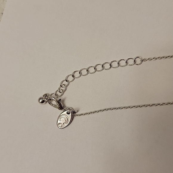 SALE 😍 4/$15 EUC Charming Charlie's Silvertone Bow Necklace - Picture 4 of 5